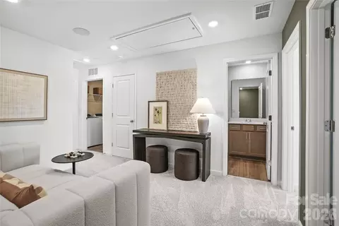 Entry Way - 11908 Oak St, Charlotte, NC 28269 photo 6 of 9