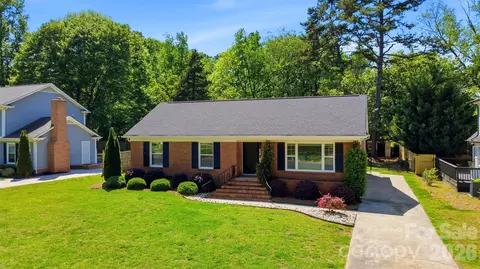 7735 Surreywood Pl, Charlotte, NC 28270