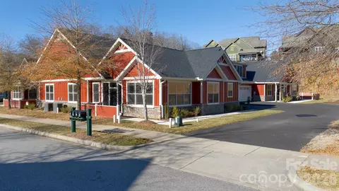 20 Brookstone Pl, Candler, NC 28715