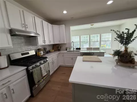 3665 English Garden Dr, Gastonia, NC 28056