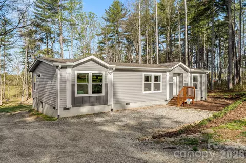 1923 Ridge Rd, Hendersonville, NC 28792