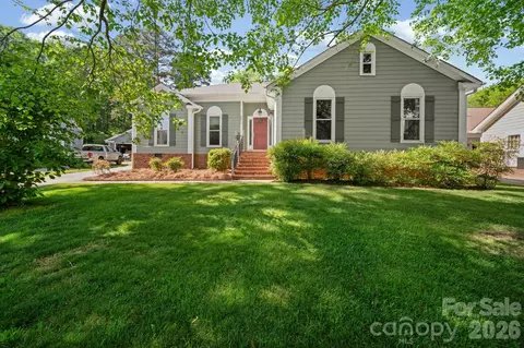 9811 Dusty Cedar Ct, Charlotte, NC 28269