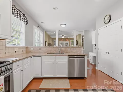 Kitchen - 1026 Platinum Dr, Fort Mill, SC 29708 photo 4 of 7