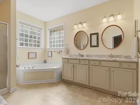 Bath - 1026 Platinum Dr, Fort Mill, SC 29708 photo 2 of 4