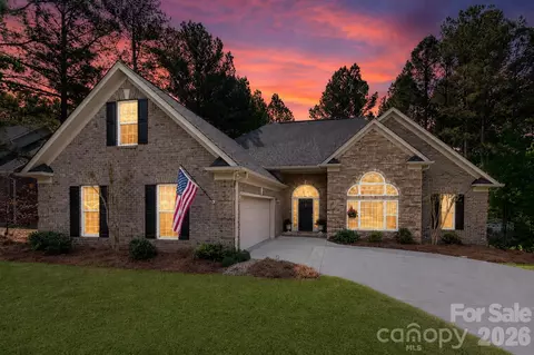 147 Honeysuckle Creek Loop, Mooresville, NC 28117