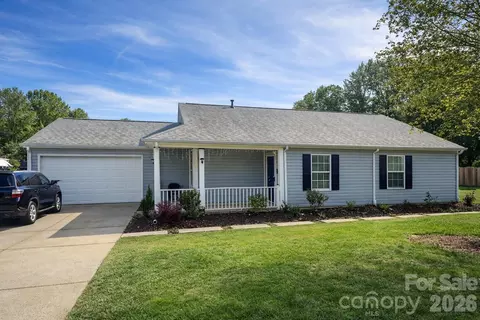 12151 Stewarts Crossing Dr, Charlotte, NC 28215