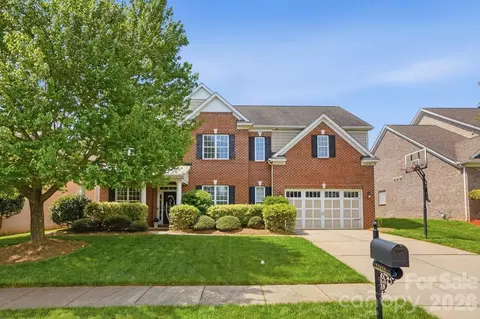 11416 Ashbourne Hall Rd, Charlotte, NC 28277