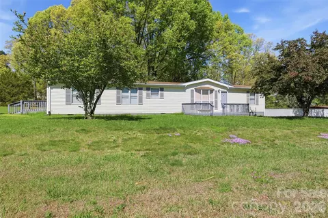 1235 Cheyenne Oaks Dr, Claremont, NC 28610