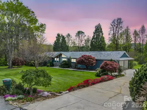 200 Conde Pl, Hendersonville, NC 28739