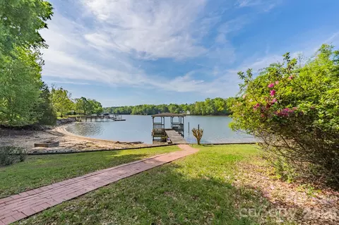 213 Price Place Ln, York, SC 29745