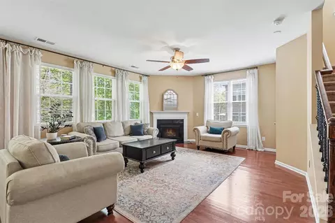 169 Pecan Hills Dr, Mooresville, NC 28115