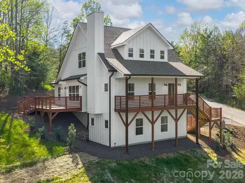 94 Spicewood Rd, Weaverville, NC 28787