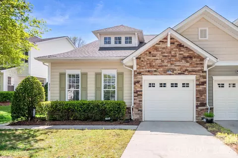 8339 Brookings Dr, Charlotte, NC 28269