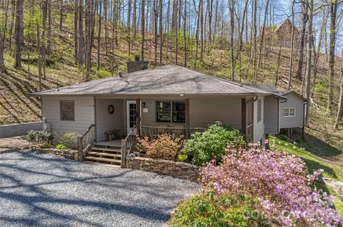 102 Fall Creek Rd, Waynesville, NC 28785
