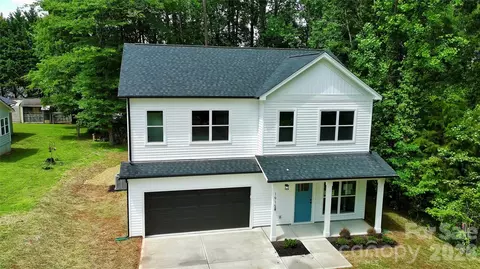 1915 Dove Dr, Charlotte, NC 28214