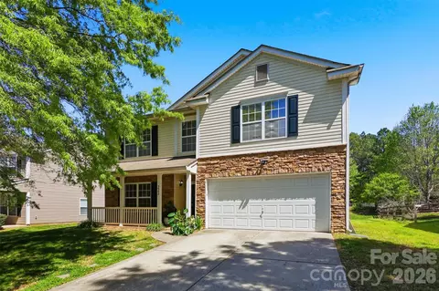 3902 Larkhaven Village Dr, Charlotte, NC 28215