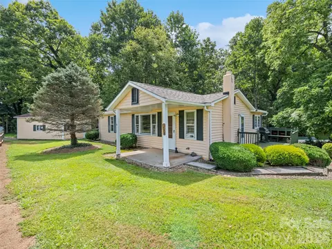 1714 Iron Duff Rd, Waynesville, NC 28785