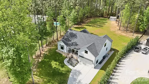 420 Stillwater Rd, Troutman, NC 28166