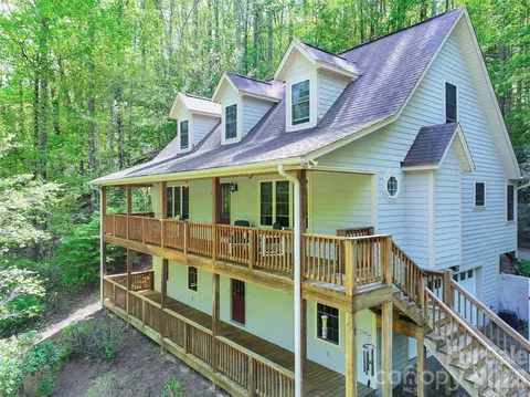 93 Streamside Dr, Waynesville, NC 28785