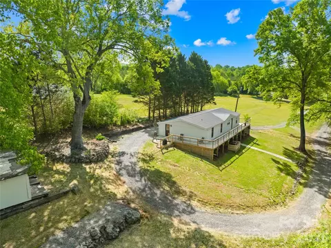 1285 Ring Tail Rd, Claremont, NC 28610