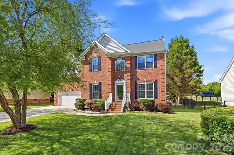 11029 Sycamore Club Dr, Charlotte, NC 28227