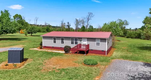 2486 Evening Dr, Claremont, NC 28610
