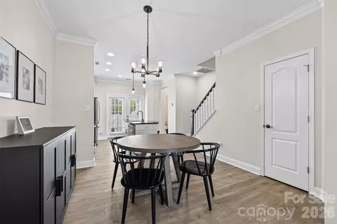 233 Hurston Cir, Charlotte, NC 28208