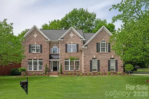 8700 Edgewater Ct, Waxhaw, NC 28173