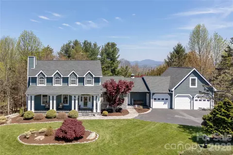 102 Brookhollow Dr, Flat Rock, NC 28731