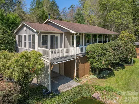 55 Round Top Rd, Waynesville, NC 28785