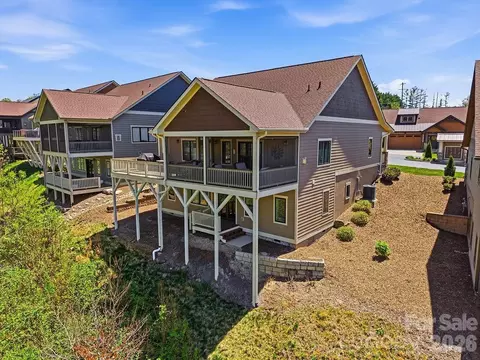 202 Sports Village Dr, Hendersonville, NC 28739