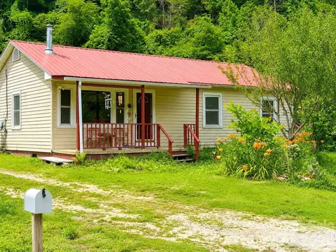 522 Old Us 70 W Hwy W, Old Fort, NC 28762