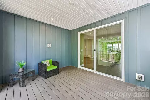 Exterior - 957 Portrush Ln, Tega Cay, SC 29708 photo 5 of 6