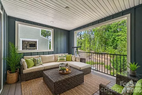 Exterior - 957 Portrush Ln, Tega Cay, SC 29708 photo 3 of 6