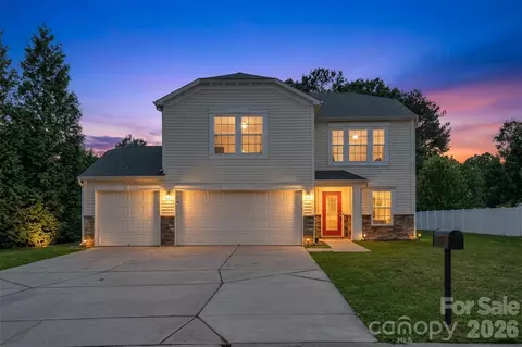 128 Longlea Dr, Clover, SC 29710