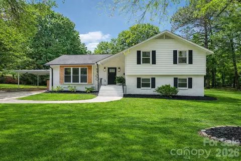 5300 Cheval Pl, Charlotte, NC 28205