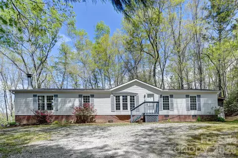 98 Fork Ridge Ln, Hendersonville, NC 28792