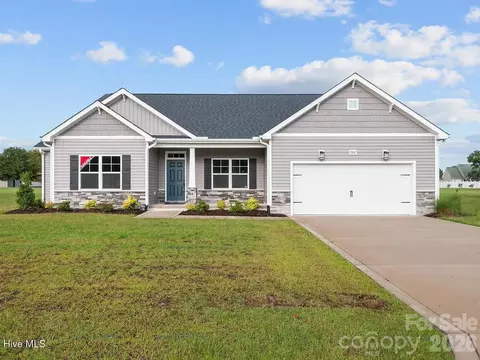 2847 Tucker Hill Dr, Grimesland, NC 27837