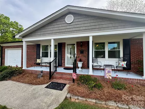 1104 Amigo Dr, Concord, NC 28025