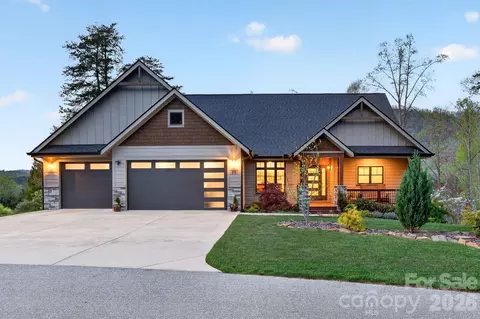 77 Village Pointe Ln, Asheville, NC 28803