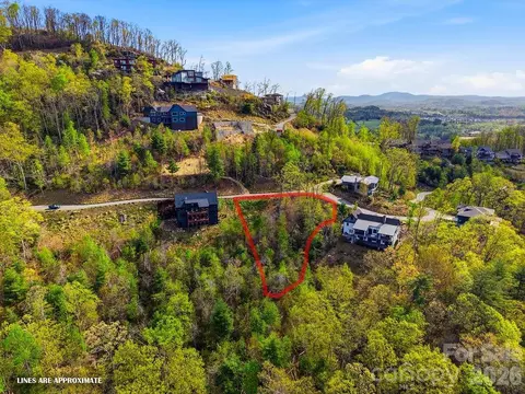 325 Curtain W9 Blf #W9, Hendersonville, NC 28791