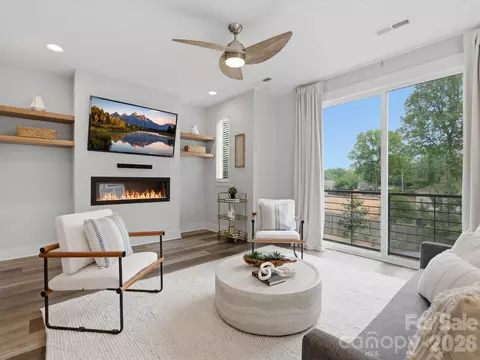 606 W End Dr, Charlotte, NC 28208