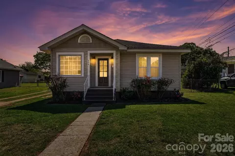 344 Mayflower Ave, Cramerton, NC 28032