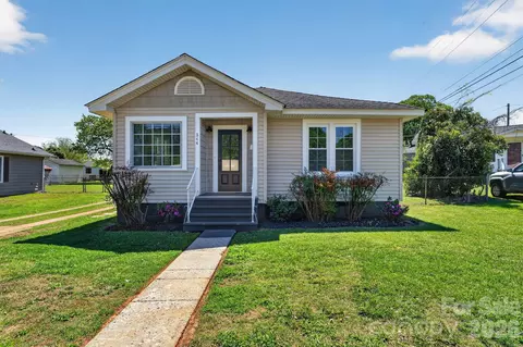 344 Mayflower Ave, Cramerton, NC 28032