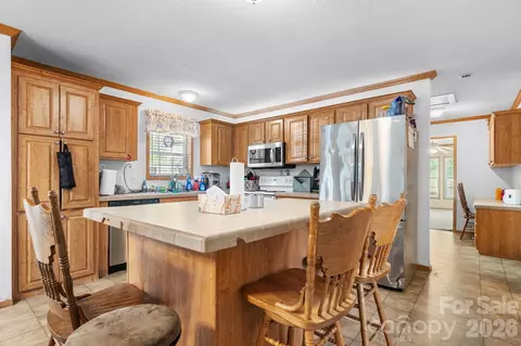 Kitchen - 3634 Hillview Ne Dr NE, Conover, NC 28613 photo 2 of 3