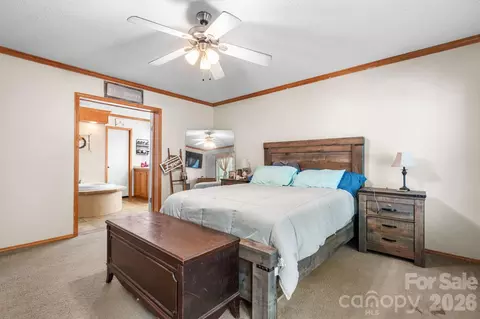 Bedroom - 3634 Hillview Ne Dr NE, Conover, NC 28613 photo 2 of 4