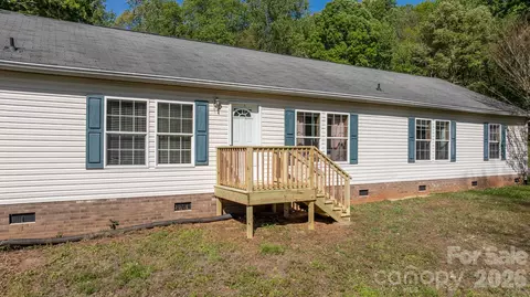 Exterior - 3634 Hillview Ne Dr NE, Conover, NC 28613 photo 1 of 2