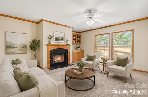 Living - 3634 Hillview Ne Dr NE, Conover, NC 28613 photo 3 of 5