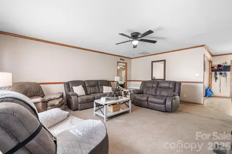 Living - 3634 Hillview Ne Dr NE, Conover, NC 28613 photo 1 of 5