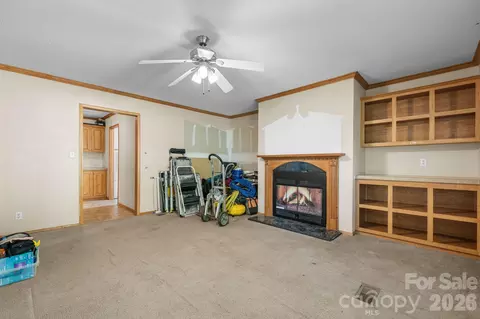 Living - 3634 Hillview Ne Dr NE, Conover, NC 28613 photo 5 of 5